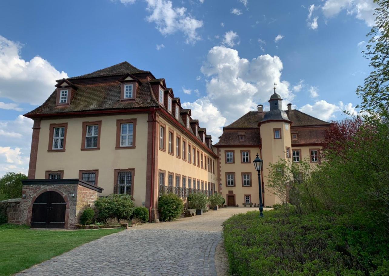 Lejlighed Luxurioese Design Im Barockschloss 110 M2 Zeitlofs